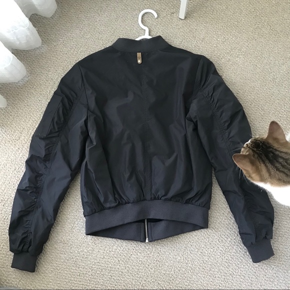 Aritzia x Mackage bomber jacket size xs - Picture 3 of 6